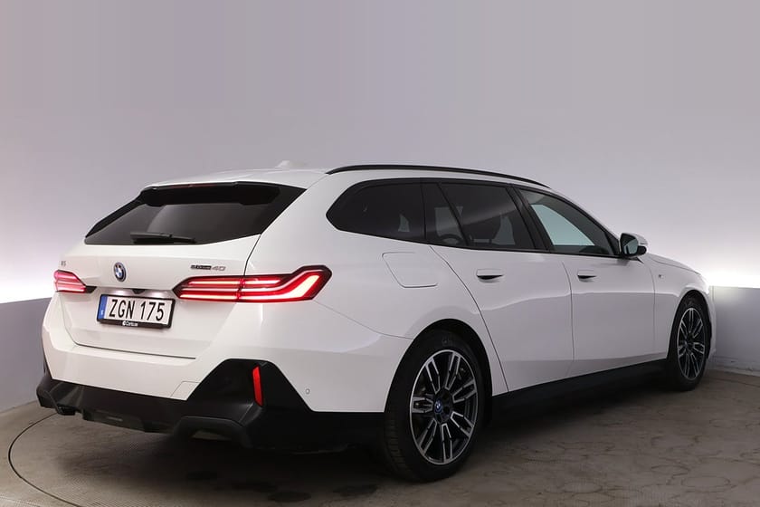 Bild 5 av BMW i5 eDrive40 Touring M-Sport Drag BSM Kamera DA V-hjul