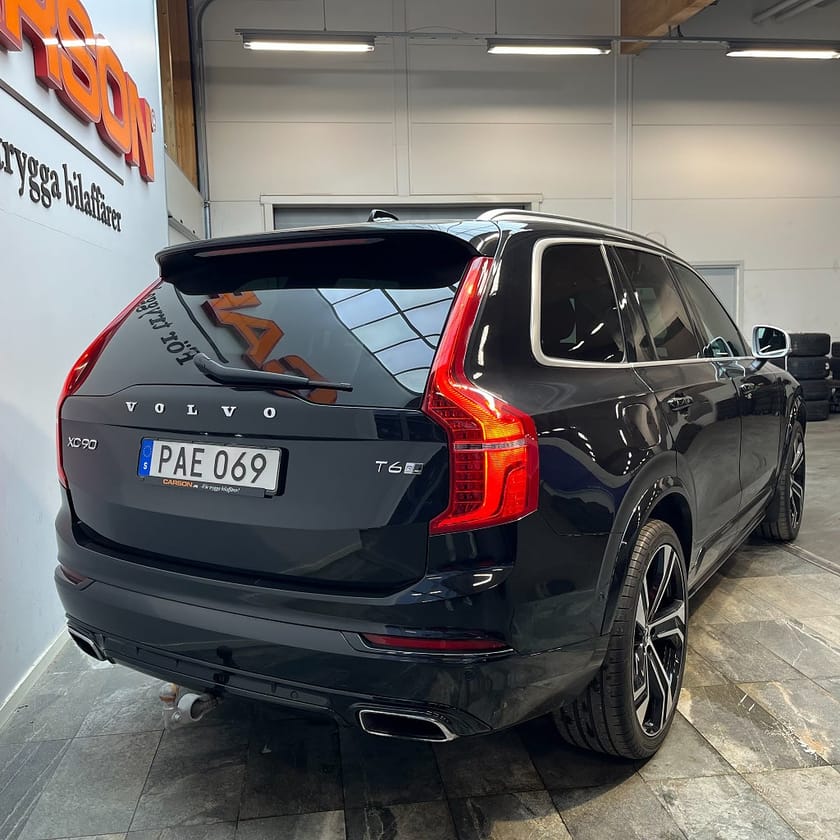 Bild 4 av Volvo XC90 T6 AWD Aut R-Design 7-Sits B&W Navi Dragkrok Läder