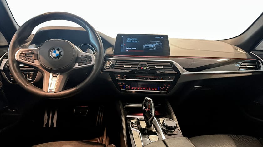Bild 4 av BMW 540i xDrive Touring M-Sport B&W Massage HuD Värmare Drag