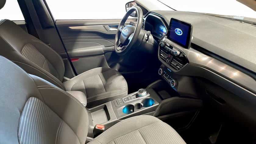 Bild 3 av Ford Kuga Plug-In Hybrid 2,5 PHEV 225Hk FWD Titanium Nav B-Camera