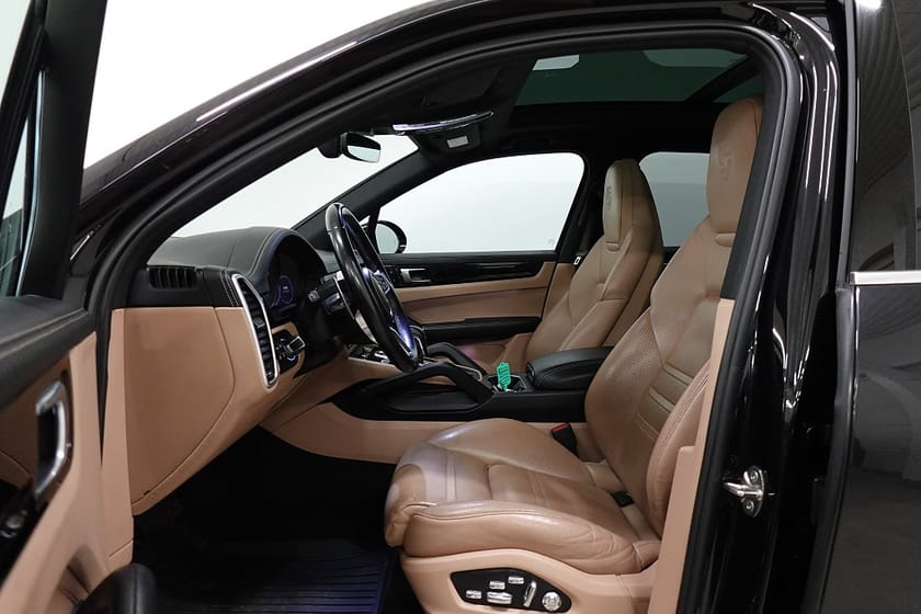 Bild 4 av Porsche Cayenne E-Hybrid S 18-vägs BOSE PDLS+ PASM SportChron Drag Pano