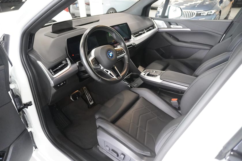 Bild 2 av BMW 225e xDrive Active Tourer M Sport Innovation Fartpilot Drag