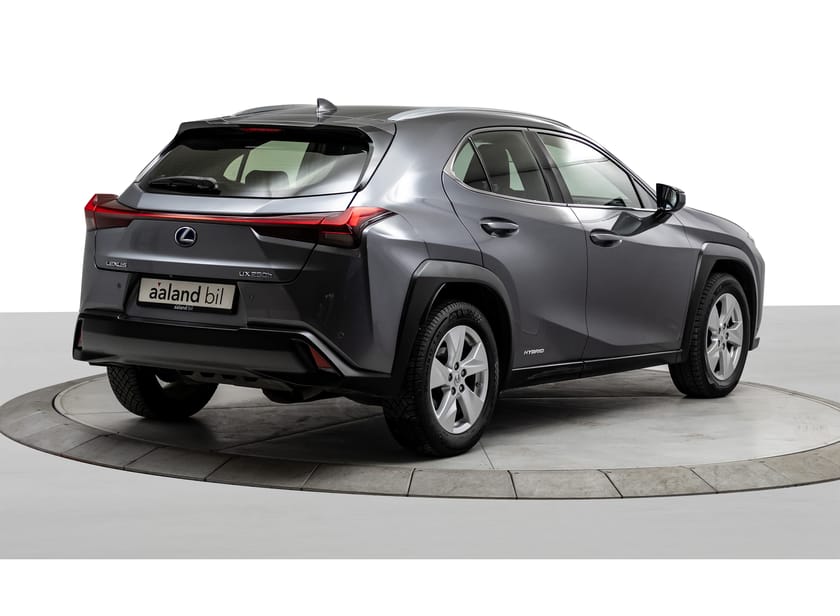 Bilde 4 av Lexus UX 250h E-Four Kompakt premium 4WD SUV.