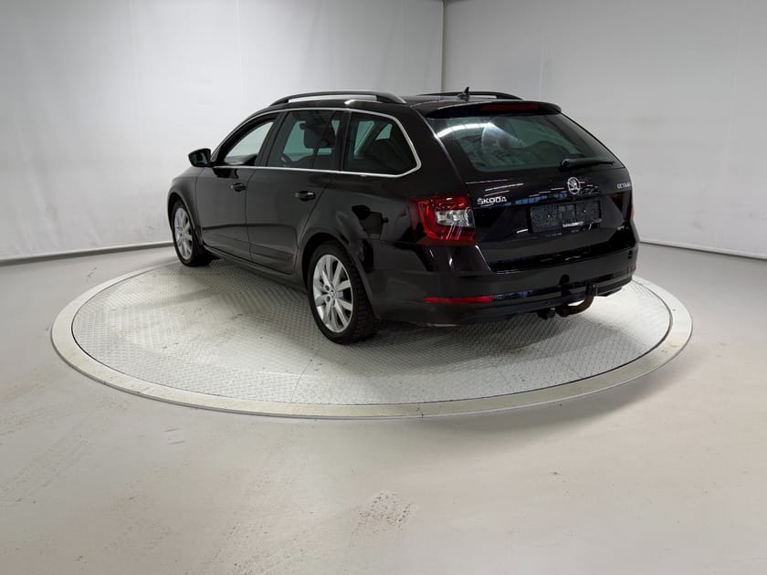 Bilde 4 av Škoda Octavia Stasjonsvogn Style 2,0 184hk 4x4 ACC/Krok/Kam/Webasto/Canton/Ny EU