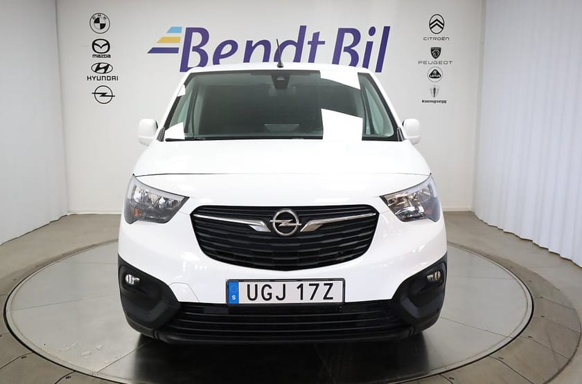 Bild 2 av Opel Combo Cargo L1 130hk EAT | Drag | Värmare | Keyless |