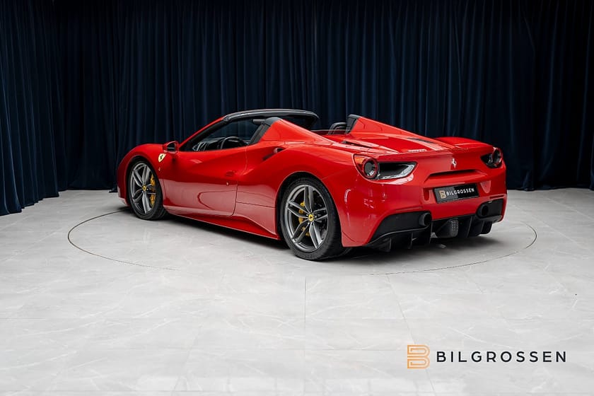 Bild 3 av Ferrari 488 GTS Spider 3.99% Kolfiber Skalstolar Novitec Sv-såld
