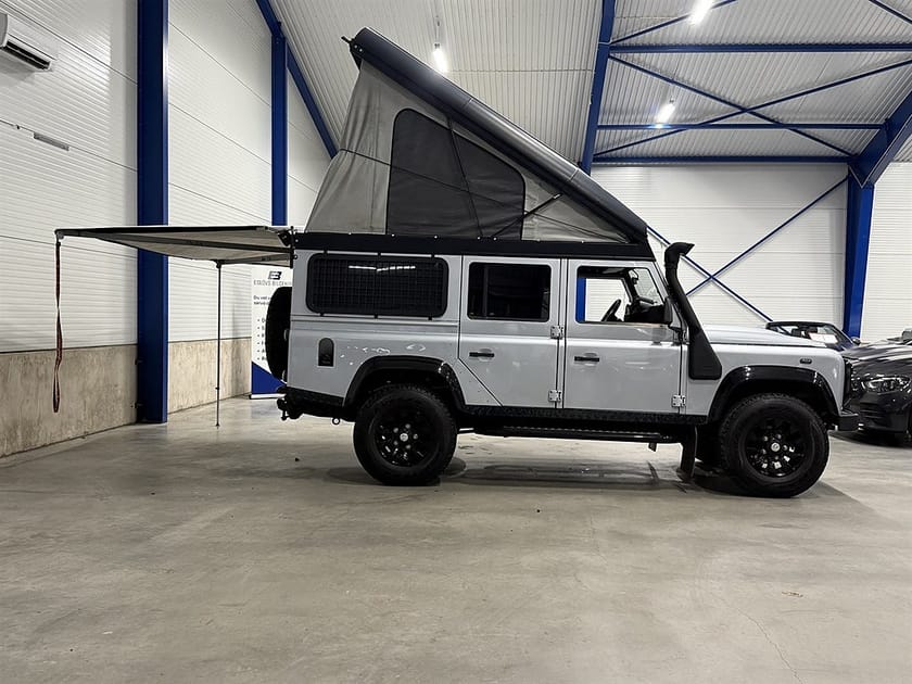 Bild 3 av Land Rover Defender 110 Kombi 2.4 TD4 122 HK 4x4 / Offroad Manufaktur /