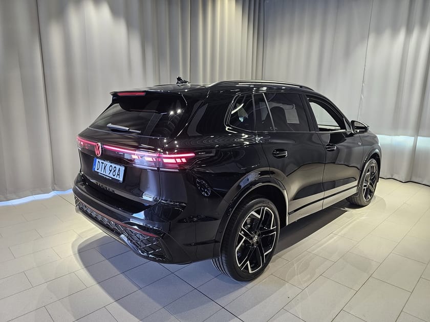 Bild 4 av Volkswagen Tiguan eHybrid R-Line E-Hybrid 272HK Black SWE Edition