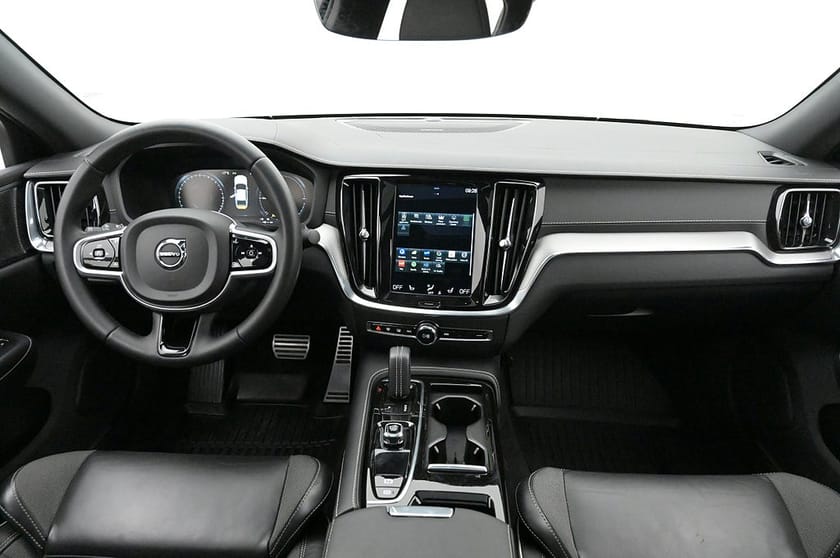 Bild 5 av Volvo S60 Recharge T8 AWD R-Design Pano H/K Elstol Kamera