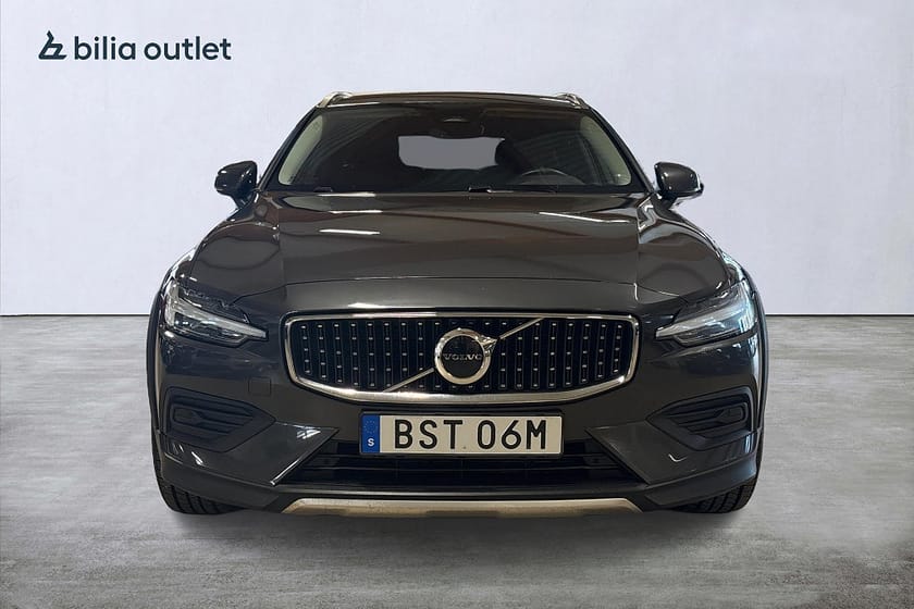 Bild 3 av Volvo V60 Cross Country B4 AWD Core / Skinn / Keyless / B-Kamera / Drag / Navi