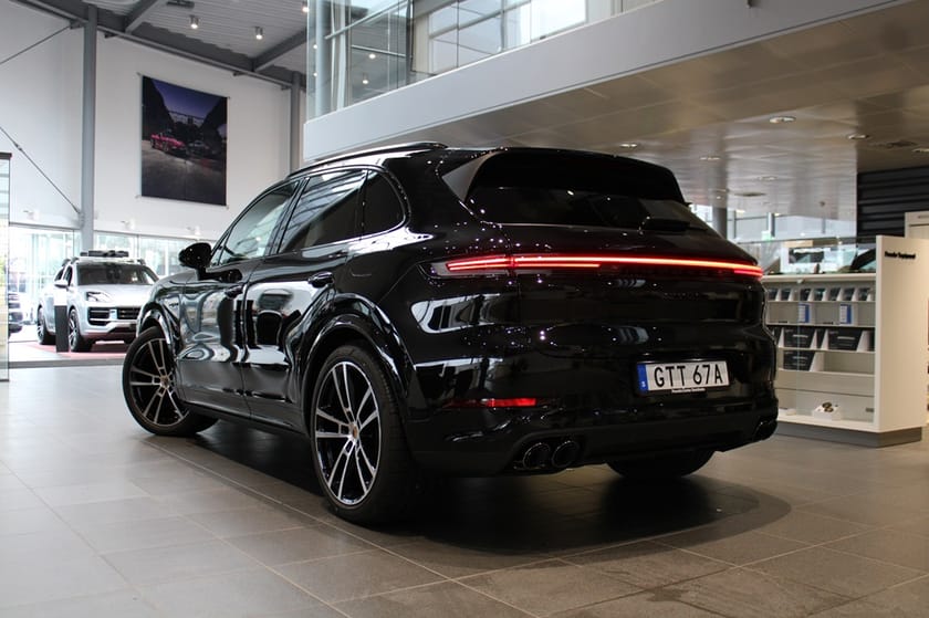 Bild 2 av Porsche Cayenne E-Hybrid Black Edition