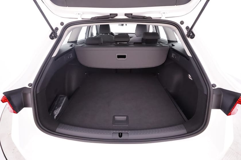 Bild 4 av SEAT Leon Sportstourer TSI 110Hk Rattvärme
