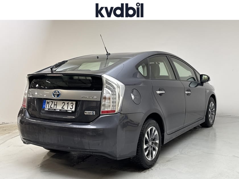 Bild 3 av Toyota Prius Plug-in Hybrid 1.8 (136hk) Navi Backkamera