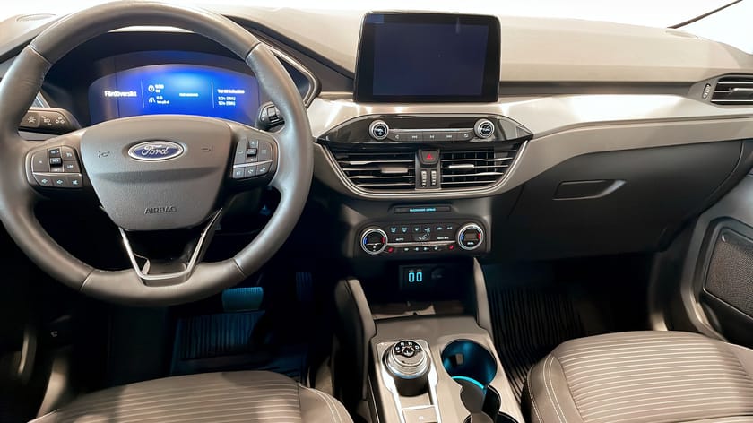 Bild 4 av Ford Kuga Plug-In Hybrid Titanium 2.5 225HK Carplay Vinterpaket