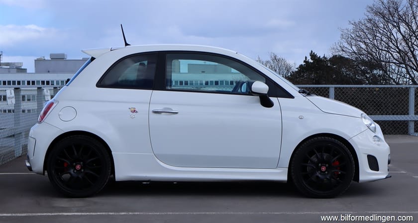 Bild 4 av Abarth 595 1.4 Turbo 160hk Automat S/V-hjul