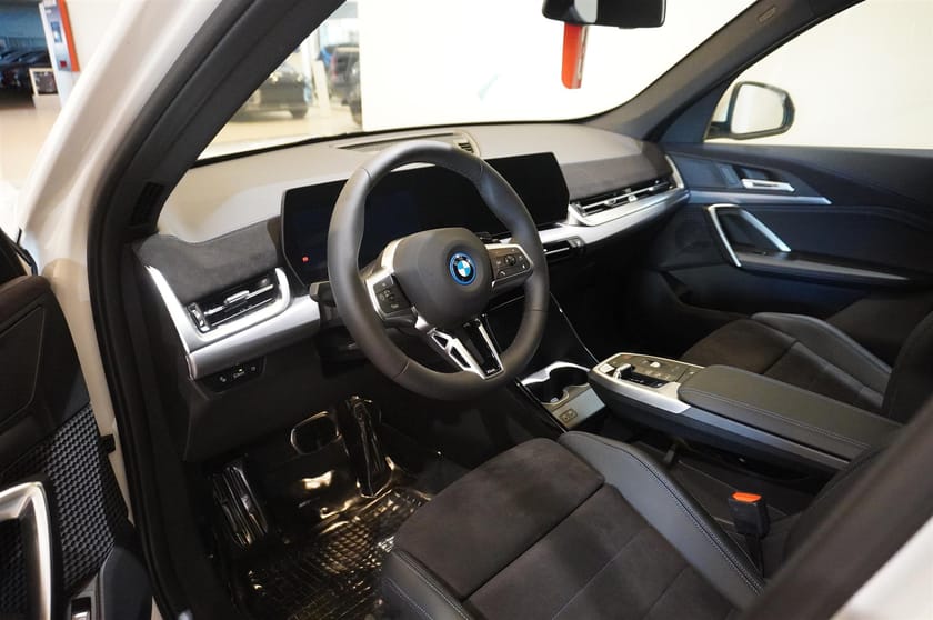 Bild 2 av BMW X1 xDrive25e M Sport Active Ed Drag DA