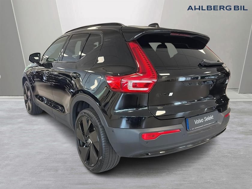 Bild 3 av Volvo EX40 Twin Motor Performance UltraBlackSE🟤Dragkrok halvautomatisk, Parkeringskamera 360, Panoramatak Google Maps, Apple Carplay