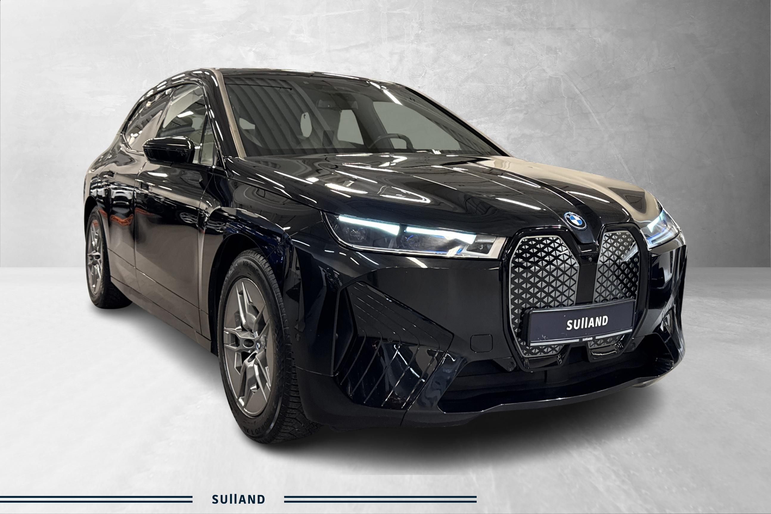 Thumnail bilde 1 av BMW iX xDrive40