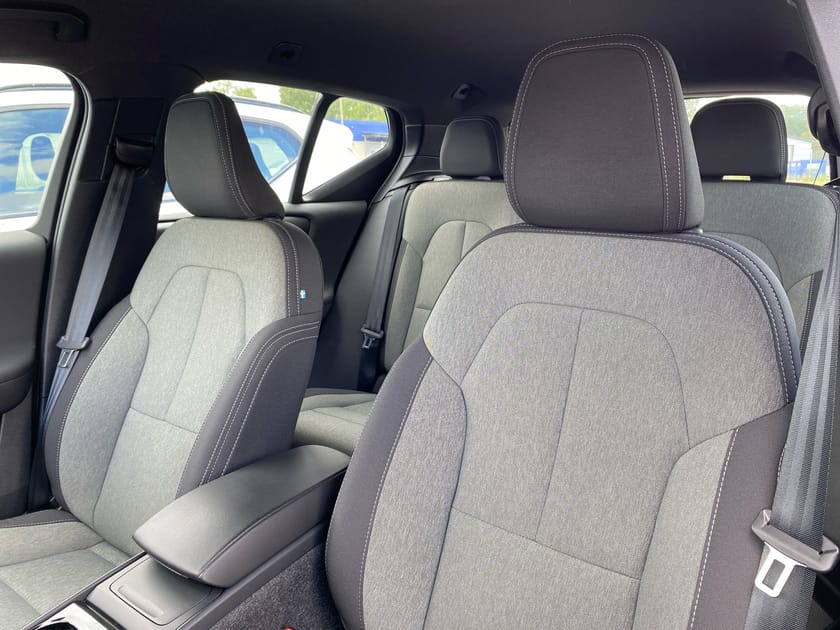 Bild 3 av Volvo XC40 B4 FWD Bensin Plus Dark