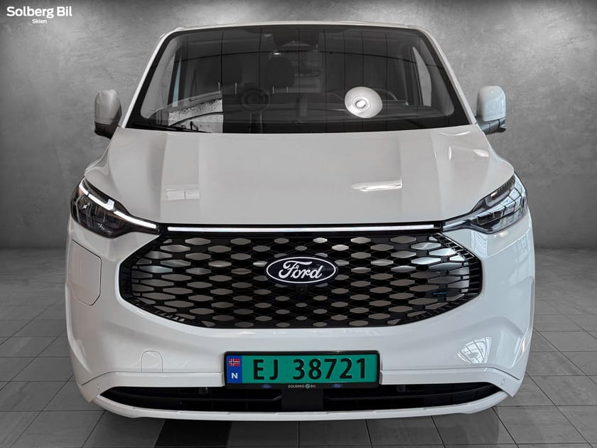 Bilde 2 av Ford E-Transit Custom 320 Limited, 360 kamera, alarm, h. feste, 2 x skyvedør