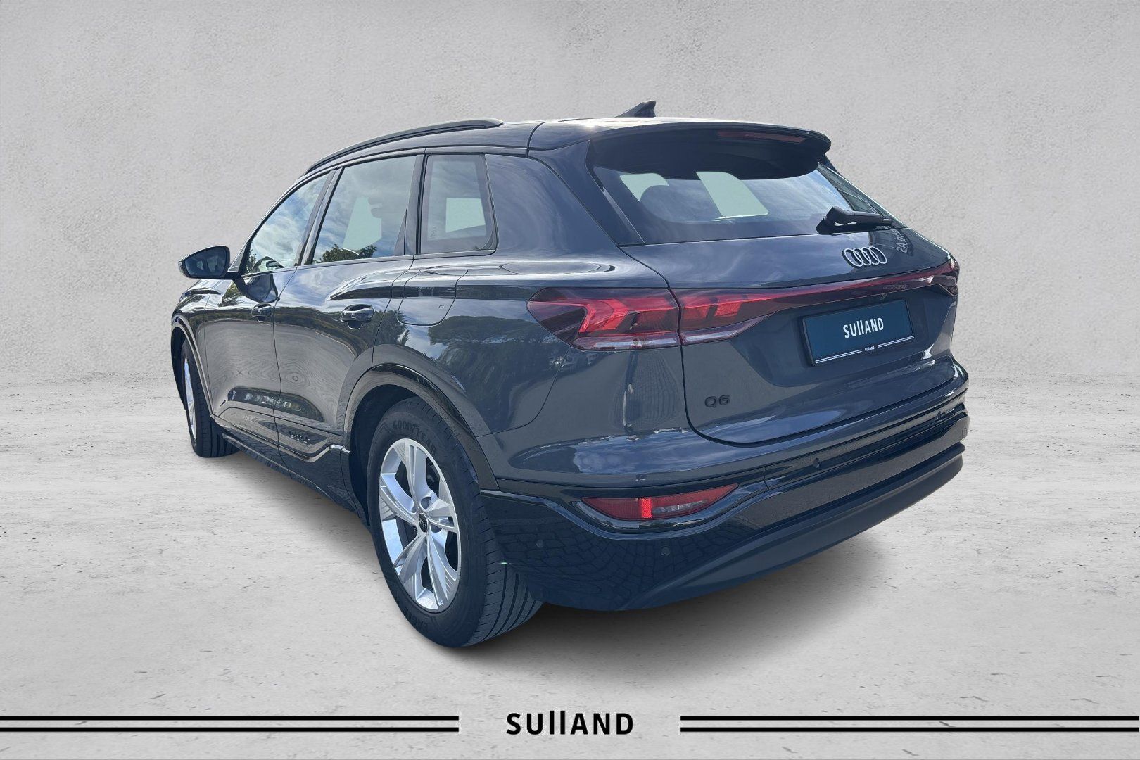Thumnail bilde 2 av Audi Q6 e-tron quattro
