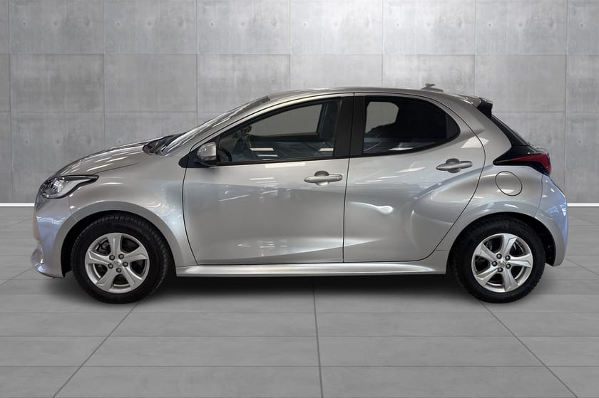 Bilde 2 av Toyota Yaris Hybrid 115 /R-KAMRA/RATTVARME/LETTKJØRT/ACTIVETECH/