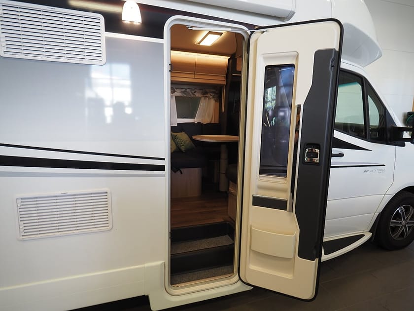 Bild 4 av Kabe Campervan Mercedes-Benz TM RX 780 LT ALDE I Stödben I AUT I MB