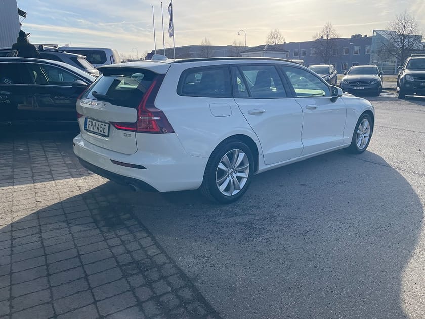 Bild 3 av Volvo V60 D3, AU, Momentum, PDC, Värmare