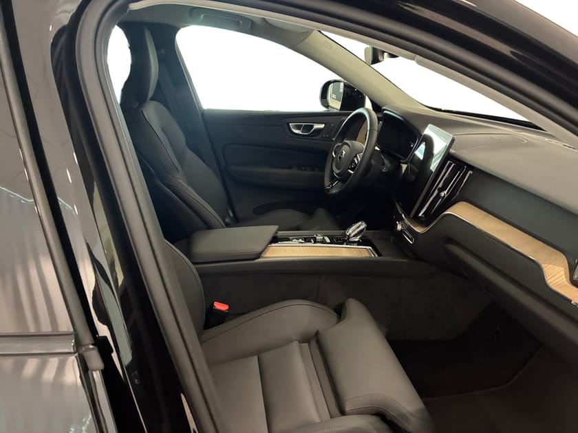 Bild 4 av Volvo XC60 T6 Plus Dark Nordic Edition