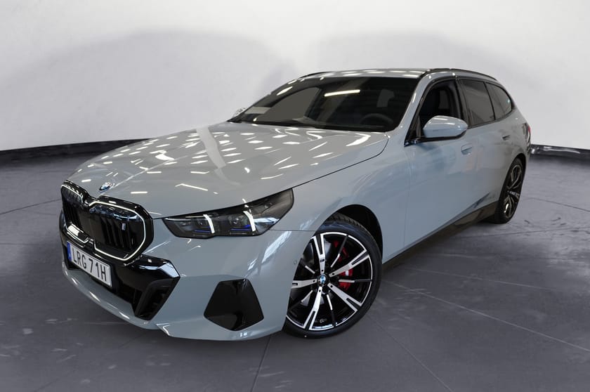 Bild 1 av BMW i5 xDrive40 Touring M Sport Pro Business Ed Drag DA Pro B W