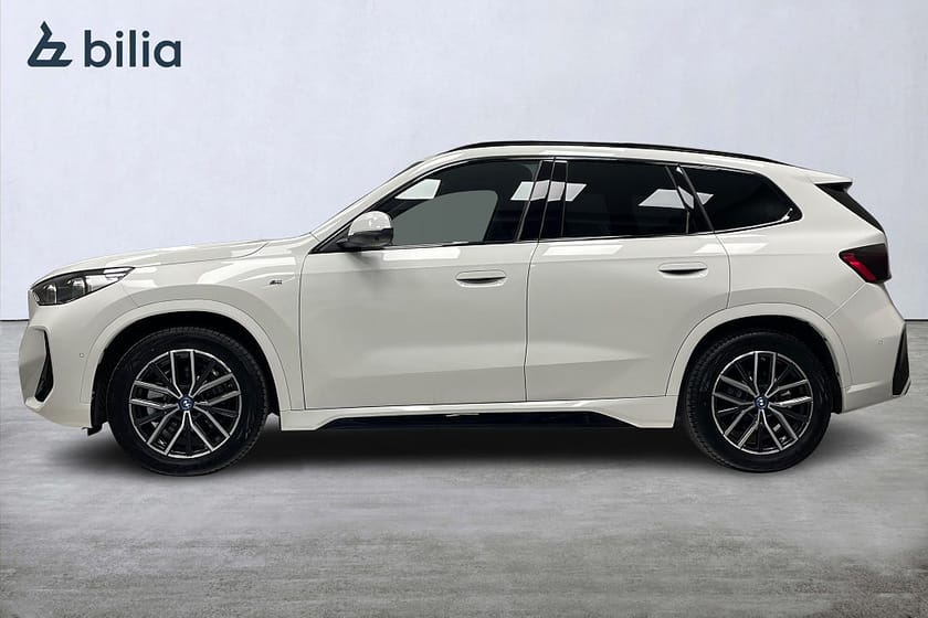 Bild 4 av BMW iX1 xDrive30 M Sport / Dragkrok / Head-up /Comfort access