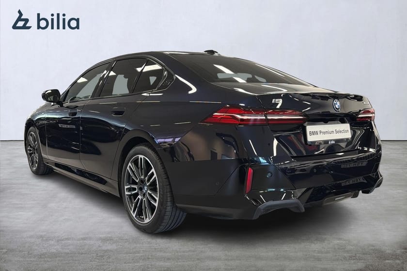Bild 2 av BMW i5 xDrive40 Sedan xDrive 40 M-sport | H&K | Backkamera | Drag