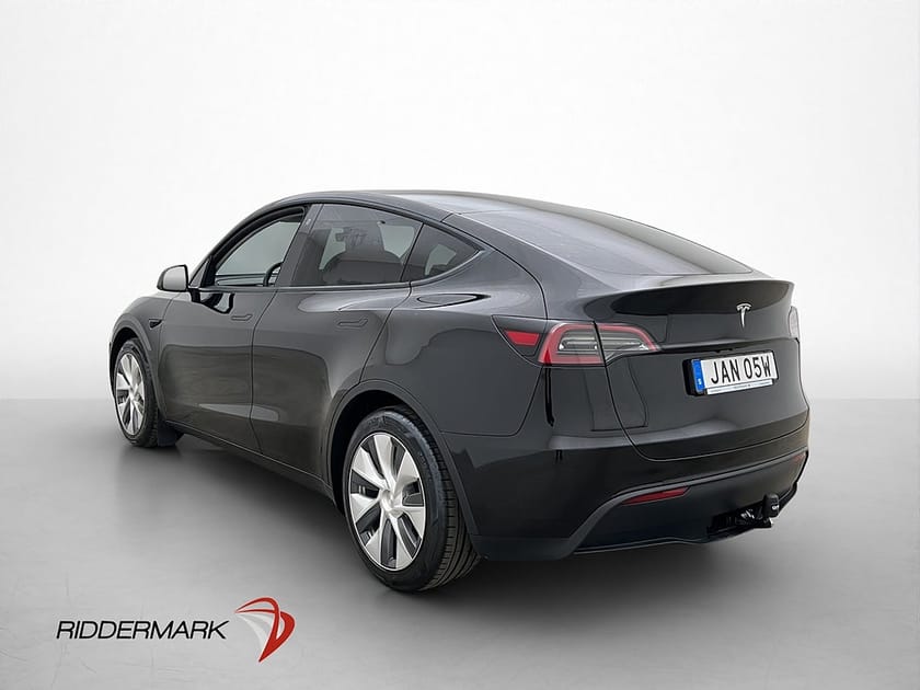 Bild 3 av Tesla Model Y Standard Range RWD 299hk Värmepump Dragkrok Pano