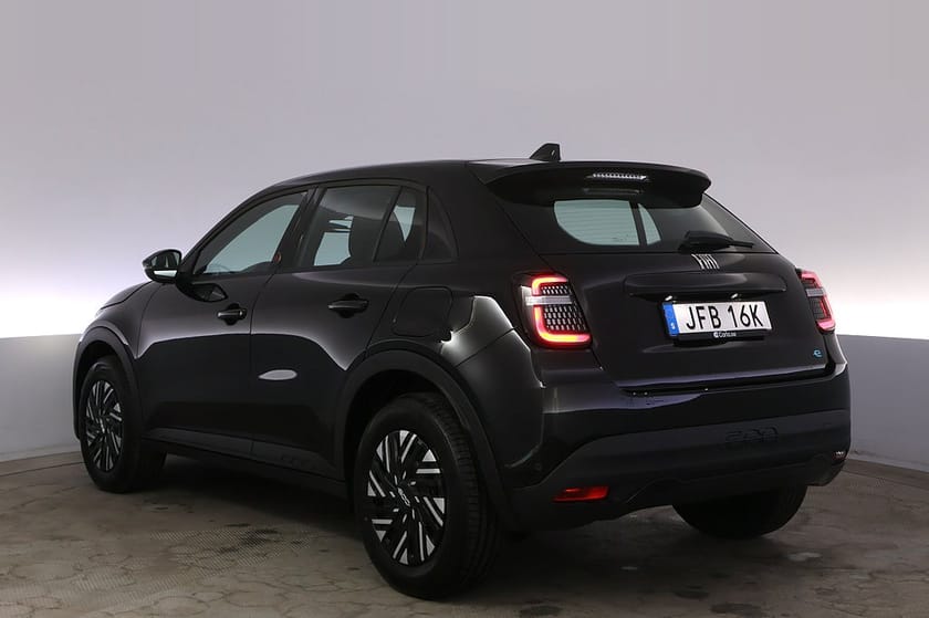 Bild 4 av Fiat 600e RED LED Keyless PDC Mirror Screen