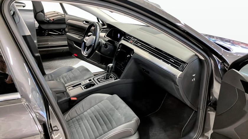 Bild 3 av Volkswagen Passat Sportscombi R-line 4x4 DSG 200hk