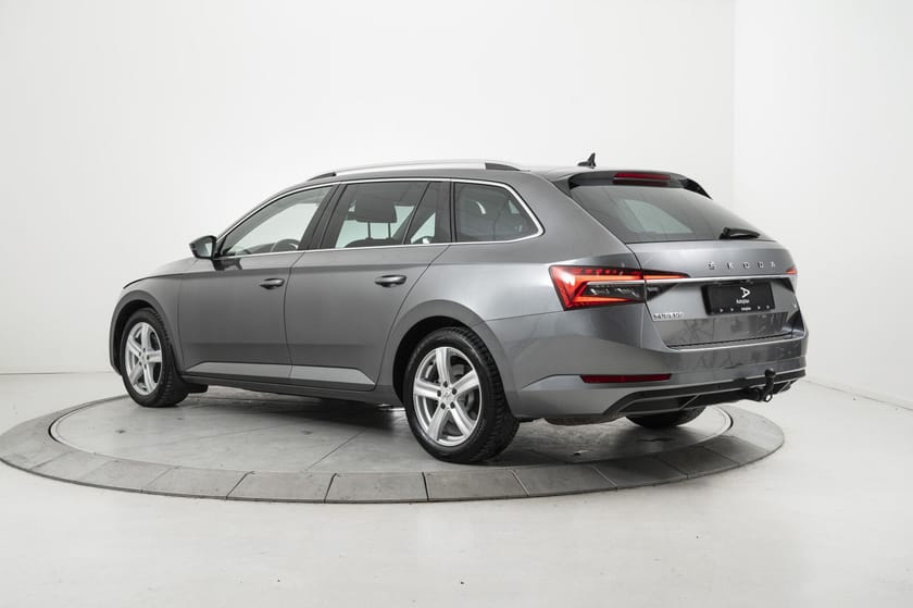 Bilde 4 av Škoda Superb Stasjonsvogn 2,0 TDI 200hk Style 4x4 Krok ACC Webasto Kamera Minne