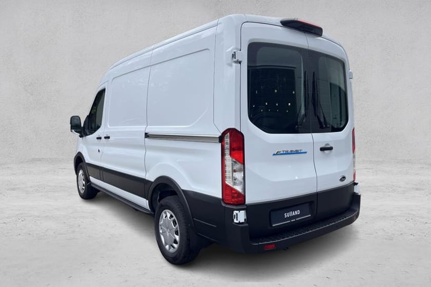 Bilde 3 av Ford E-Transit 425 309km WLTP L2H2 Trend 3 seter 1358KG nyttelast!