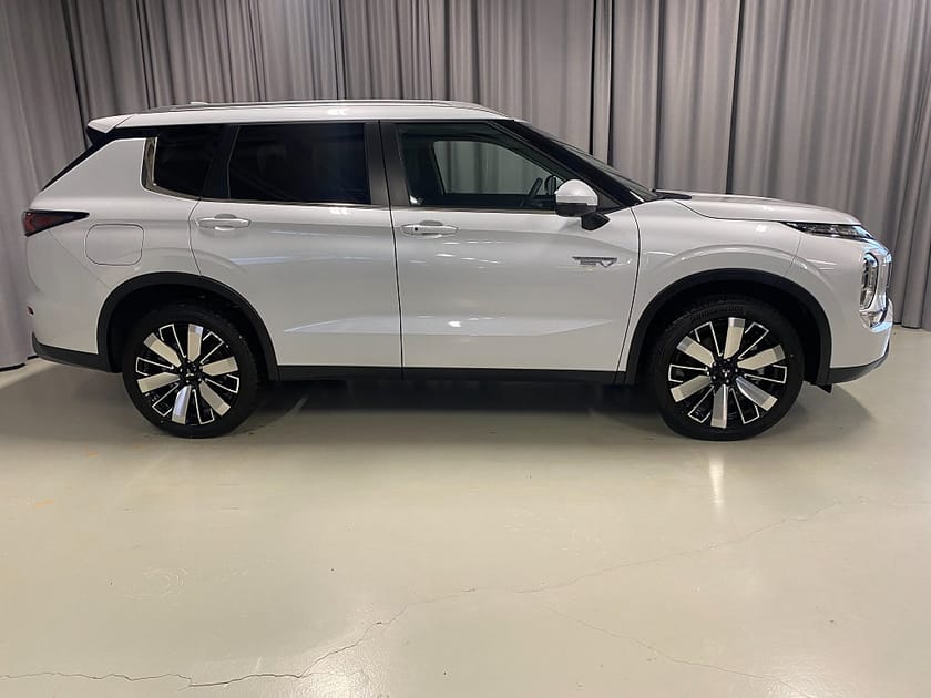 Bild 2 av Mitsubishi Outlander PHEV Intense 4WD 306hk