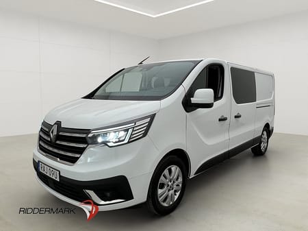Renault Trafic Skåpbil L2 Dubbelhytt Värmare Drag Kamera 6-Sits Moms
