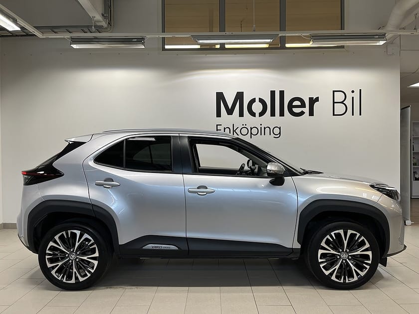 Bild 3 av Toyota Yaris Cross Hybrid e-CVT 116hk Kamera Nav Rattvärme