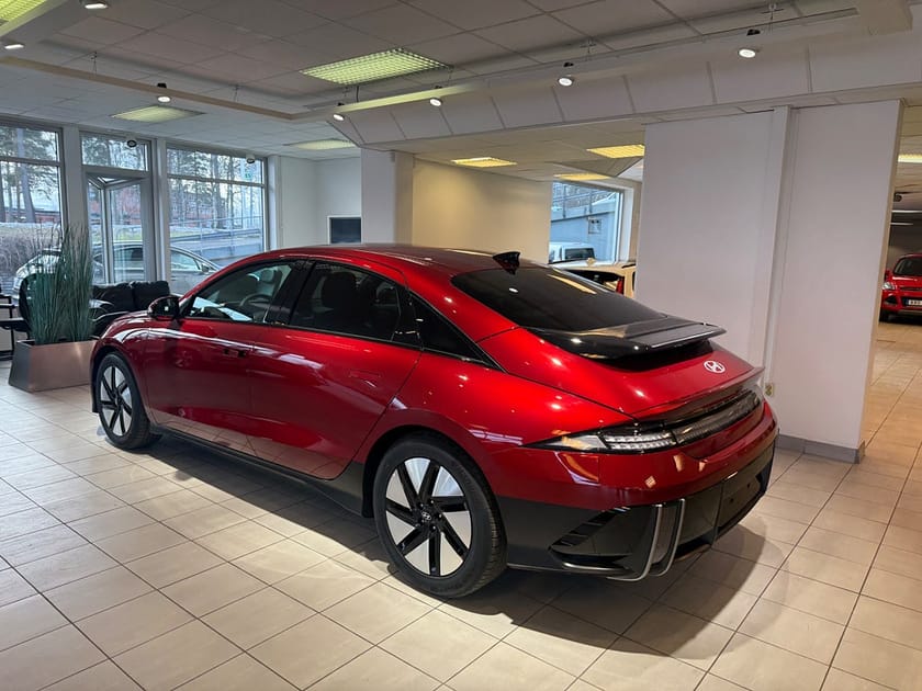 Bild 3 av Hyundai Ioniq 6 RWD 77.4 kWh  228hk El-stol Gps B-kamera