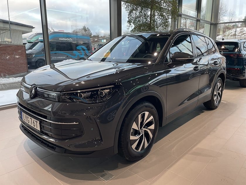 Bild 1 av Volkswagen Tiguan 1.5 eTSI *SUPER DEAL fr. 2 299 kr/mån* Drag + värme pkt