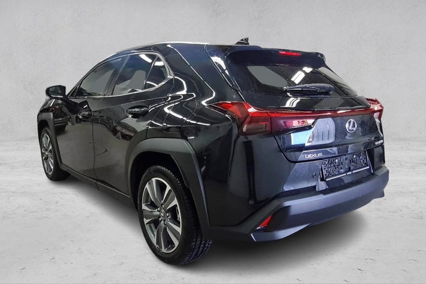Bilde 3 av Lexus UX 300e Edition35 - Skinn - Ventilerte seter - Kamera - Cruise