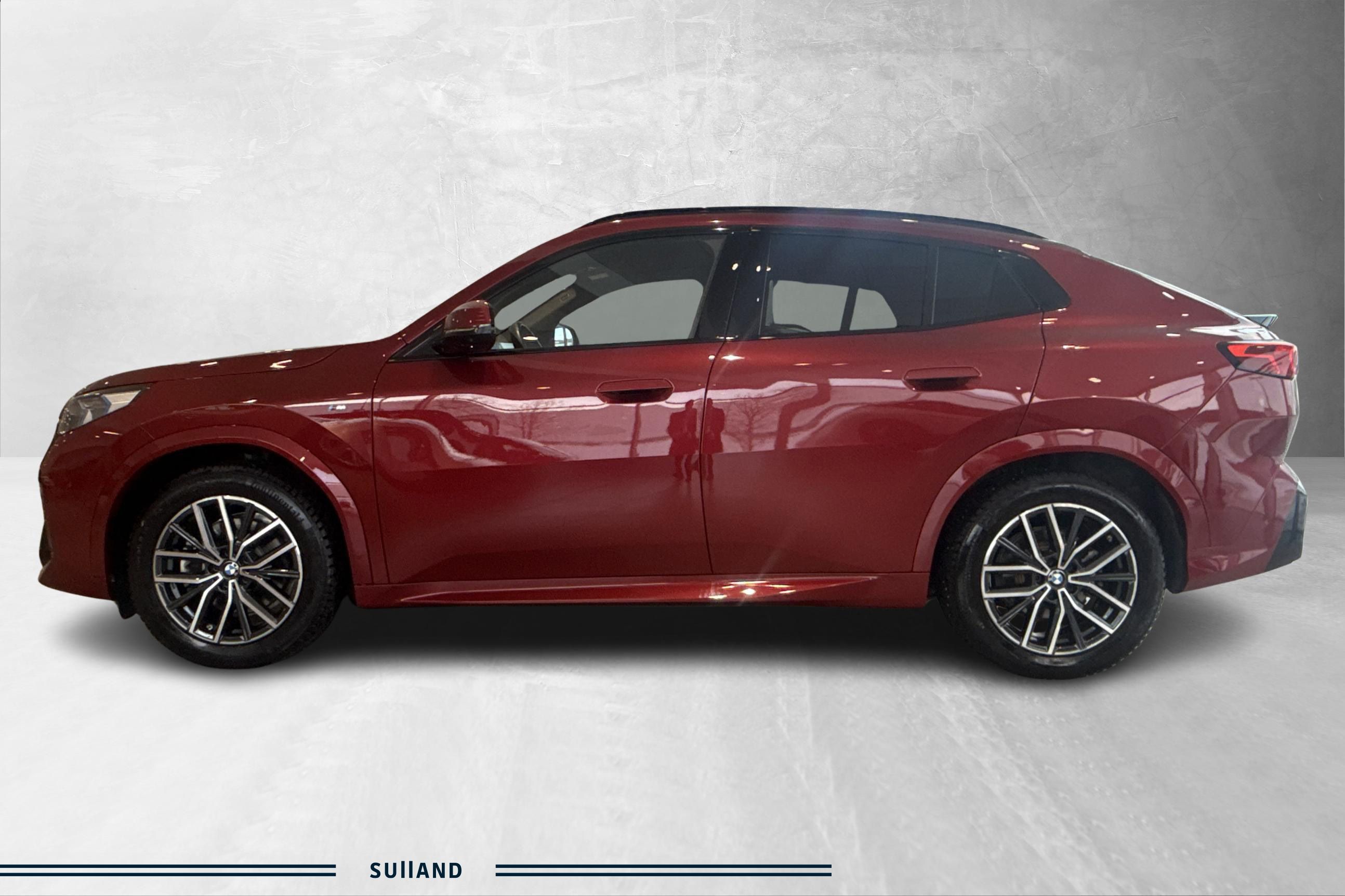 Thumnail bilde 2 av BMW iX2 xDrive30