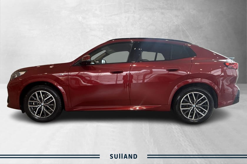 Bilde 3 av BMW iX2 xDrive30 Fully Charged/M-Sport/ACC/Skinn/Harman/Head-up/LED