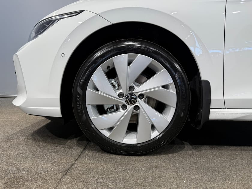 Bild 2 av Volkswagen Golf 1.5 eTSI