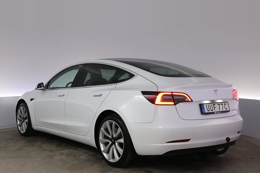 Bild 4 av Tesla Model 3 Long Range AWD Autopilot Pano Drag