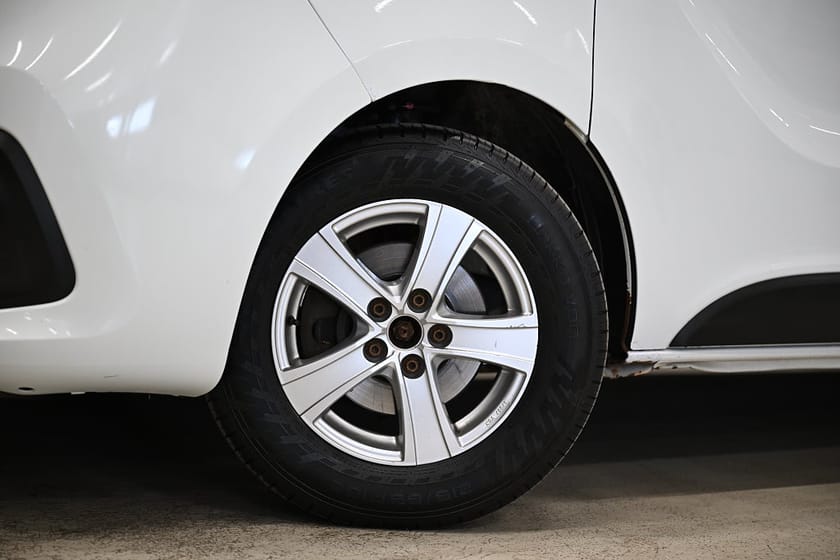 Bild 3 av Nissan NV300 Skåpbil dCi 120HK L2|V-Inredd|Drag|Värmare|EnÄgare