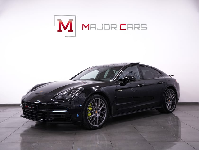 Bild 1 av Porsche Panamera 4 E-Hybrid MOMS Sport Chrono Pano BOSE PASM 14-Vägs