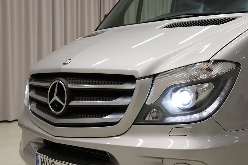 Bild 5 av Mercedes-Benz Sprinter 319 BlueTEC Skåpbil 190HK L4 Automat Värmare Bi-Xenon